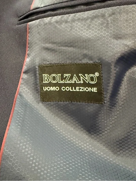 Classic Men's Navy Two-Button Sport Coat - Picture 5 of 11